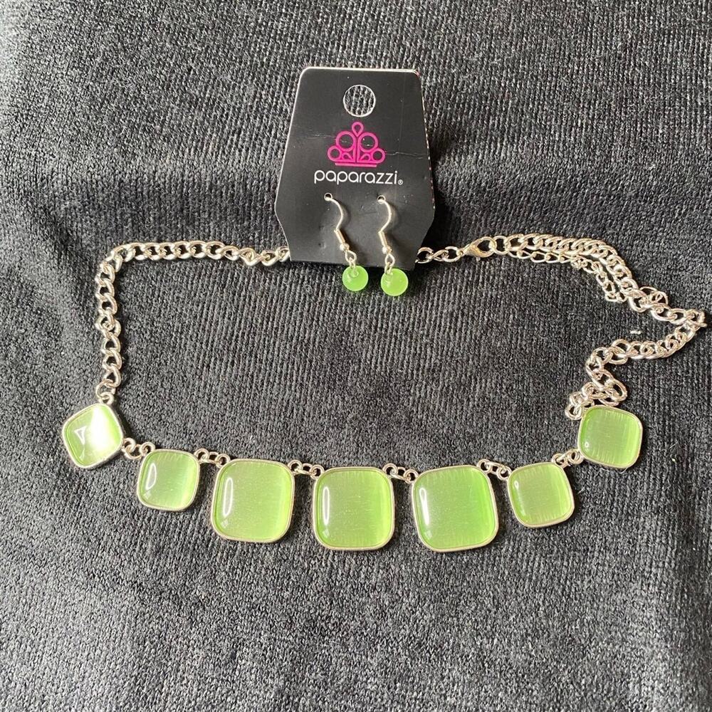 Paparazzi Aura Allure Necklace Set